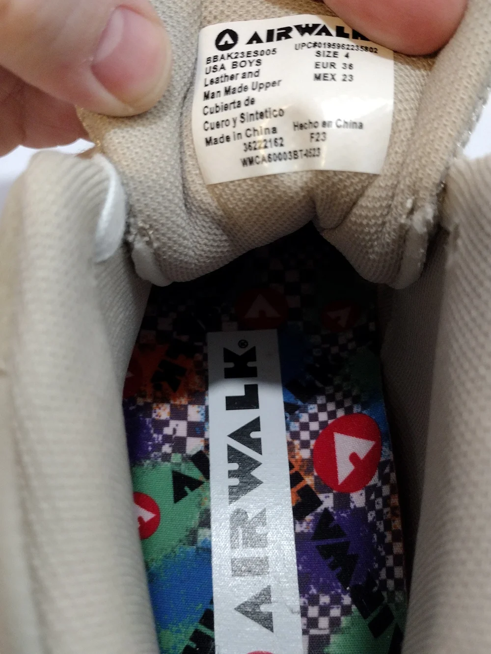 Airwalk Boys' High-Top Sneakers Size 4 NWOT